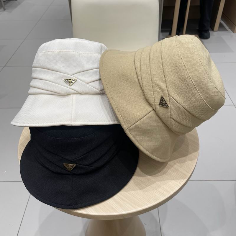 Prada hat 032004